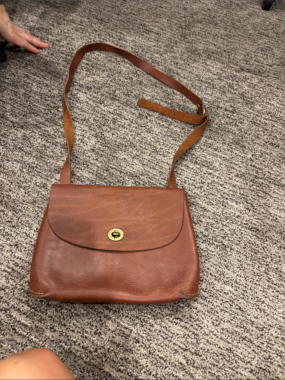 Wolfram lohr Classic Brown Leather Crossbody Bag with Turn-Lock Closure